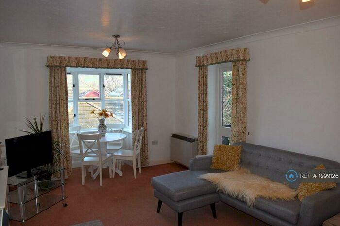 1 Bedroom Flat To Rent In College Road, Epsom, KT17