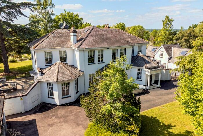 7 Bedroom Detached House For Sale In Low Hill Road, Roydon, Epping, CM19