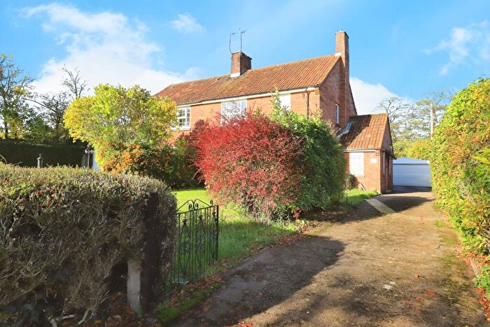 3 Bedroom Semi Detached House For Sale In The Avenue, Waresley, Kidderminster, Worcestershire, DY11