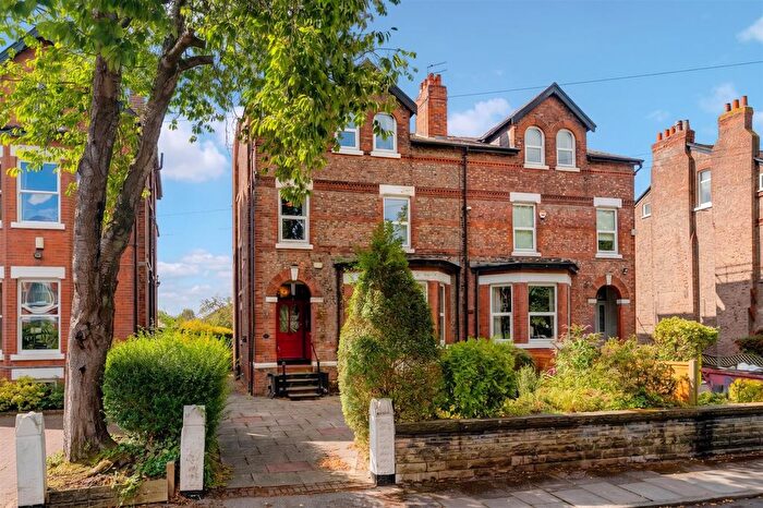 7 Bedroom Semi-Detached House For Sale In Beaufort Avenue, Sale, M33