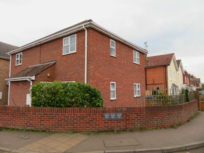 2 Bedroom Flat To Rent In Upland Road, West Mersea, Colchester, CO5