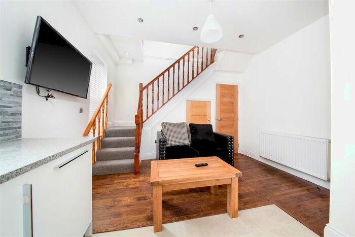 1 Bedroom Flat To Rent In Lansdowne Terrace, Gosforth, NE3