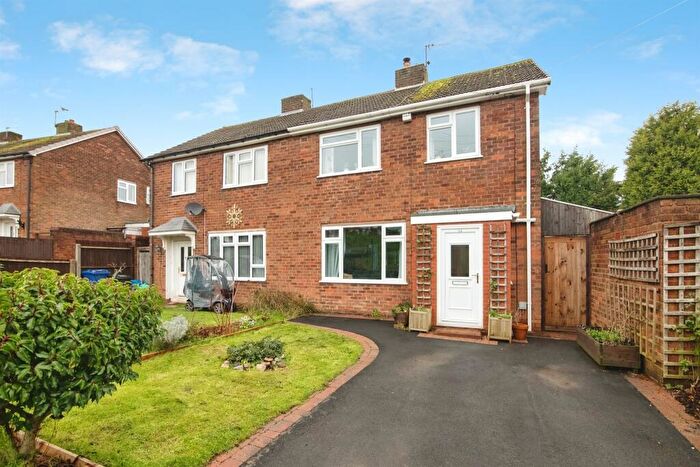 3 Bedroom Semi Detached House For Sale In Sycamore Green, Dudley, DY1