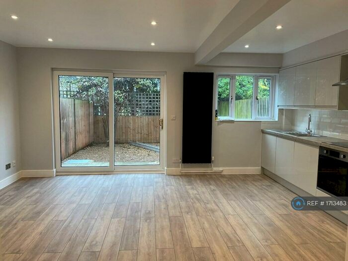 4 Bedroom Terraced House To Rent In Elsworth Place, Cambridge, CB2