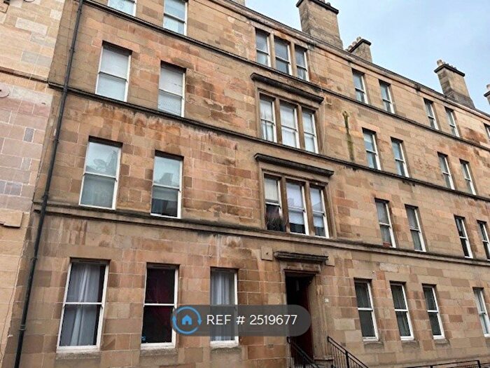 3 Bedroom Flat To Rent In West End Park Street, Glasgow, G3