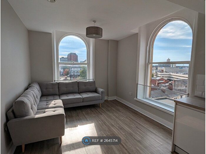 2 Bedroom Flat To Rent In Bank Chambers, Stockport, SK1