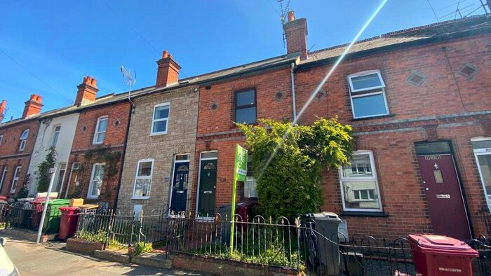 3 Bedroom Terraced House To Rent In Elgar Road, Reading, Berkshire, RG2