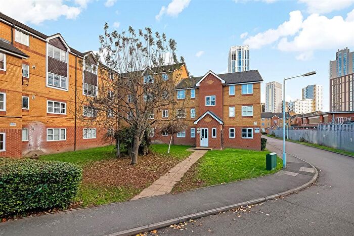 1 Bedroom Flat For Sale In Armoury Road, London, SE8