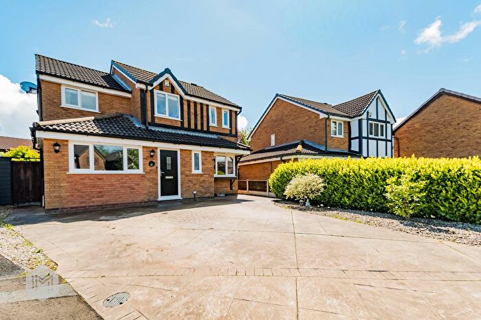 4 Bedroom Detached House For Sale In Burghley Close, Radcliffe, M26