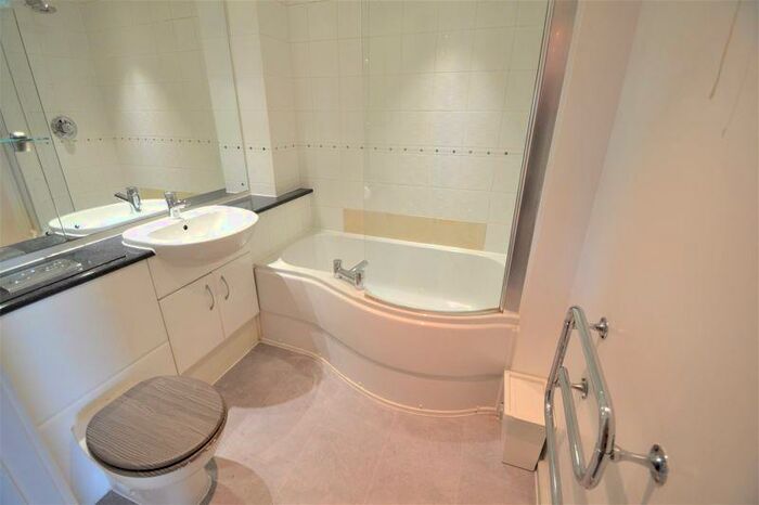 3 Bedroom Apartment To Rent In Walker House, Elmira Way, Salford, M5