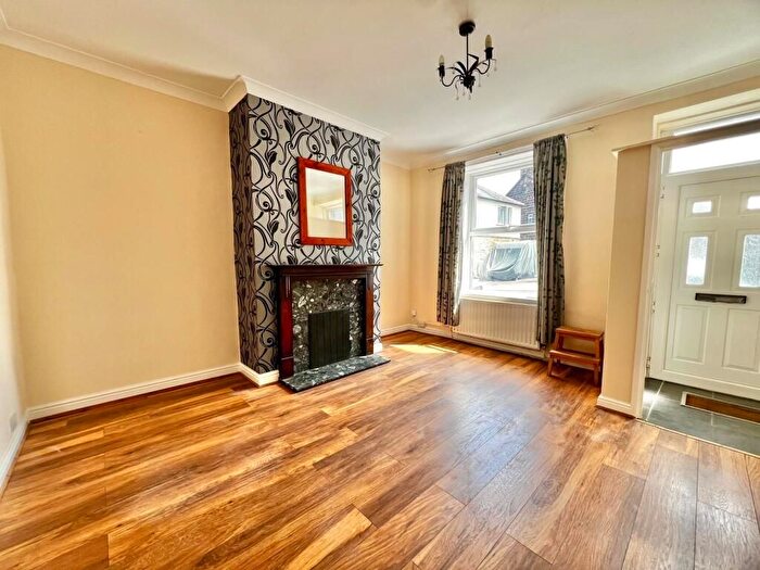 2 Bedroom Maisonette To Rent In Bletchingley Road, Godstone, RH9
