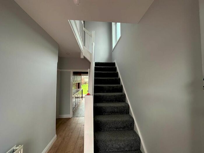 3 Bedroom Semi-Detached House To Rent In Kenton Lane, Harrow, HA3