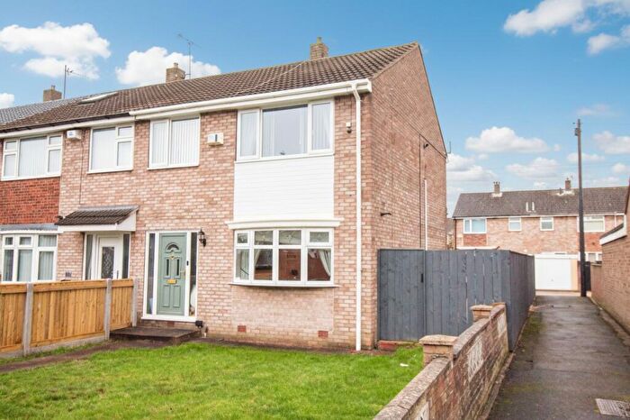 3 Bedroom Terraced House For Sale In Newtondale, Hull, HU7