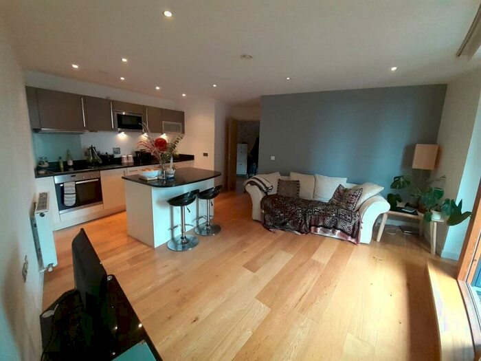 1 Bedroom Flat To Rent In Wharf Approach, Leeds, West Yorkshire, Uk, LS1