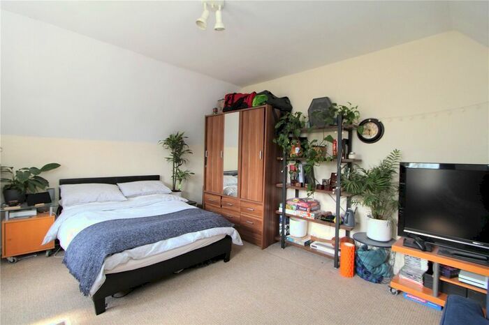 Studio To Rent In Leopold Road, London, W5