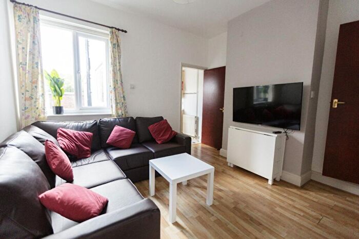 3 Bedroom House To Rent In Harold Road (E), Edgbaston, Birmingham, West Midlands, B16