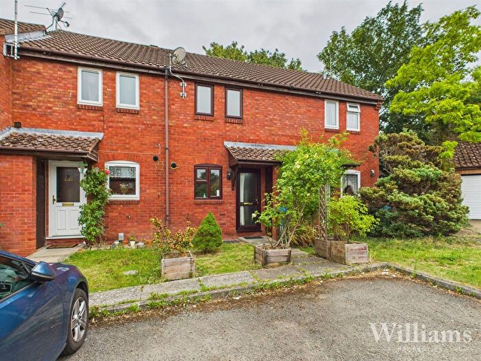 2 Bedroom Property To Rent In Aiston Place, Aylesbury, HP20