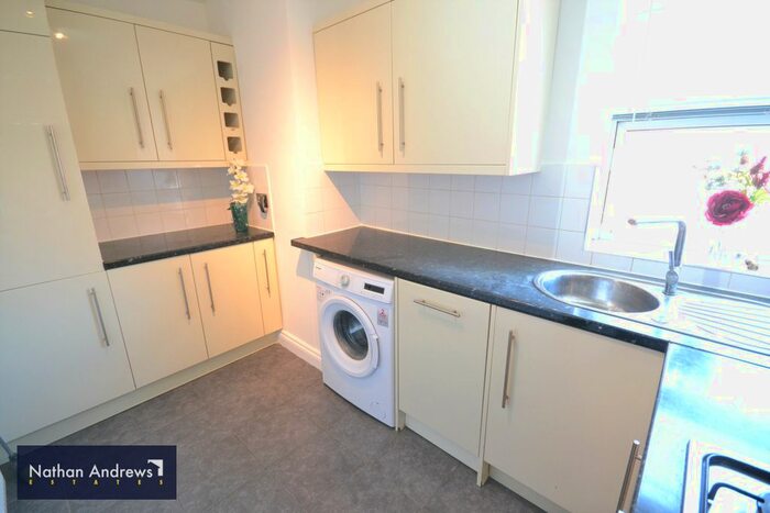 2 Bedroom Flat To Rent In Greenford Road, Greenford, Middlesex, UB6