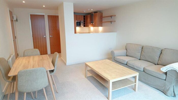 1 Bedroom House To Rent In Beckhampton Street, Swindon, SN1