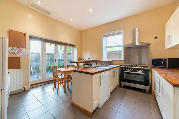 6 Bedroom Terraced House To Rent In Cavendish Place, Jesmond, Newcastle Upon Tyne, NE2