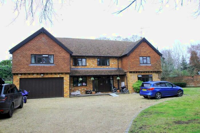 5 Bedroom Detached House To Rent In Mill Lane, Hurley, SL6