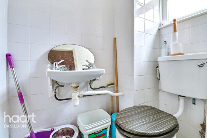 3 Bedroom Terraced House For Sale In Harlech Close, Basildon, SS13