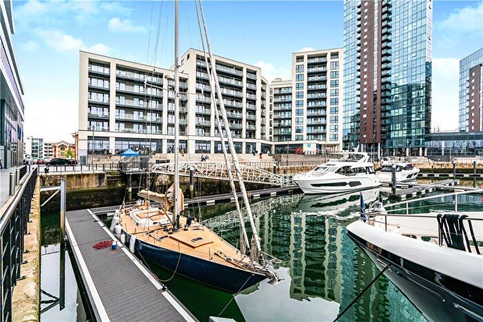 2 Bedroom Flat To Rent In Maritime Walk, Southampton, SO14