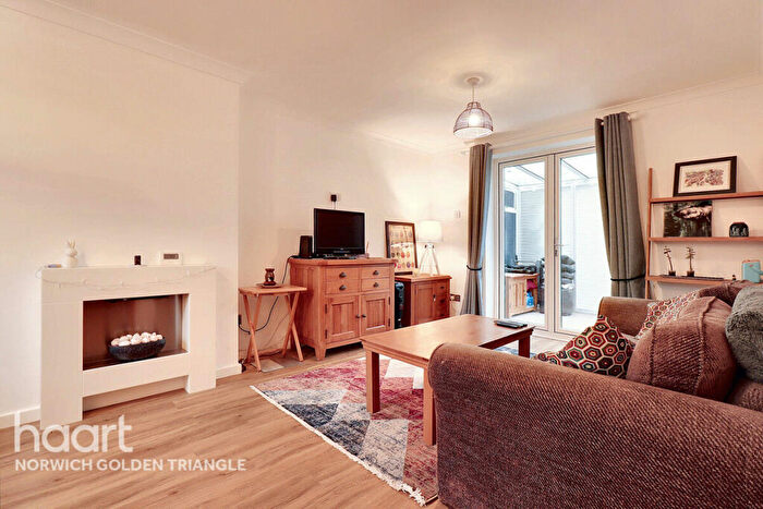 3 Bedroom Terraced House For Sale In Robin Hood Road, Norwich, NR4