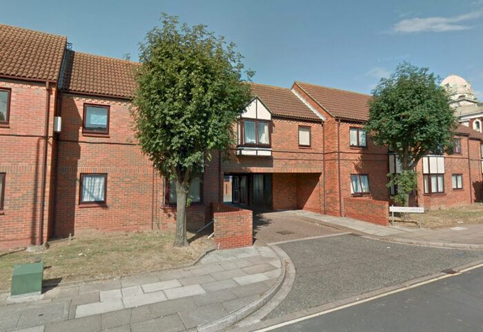 1 Bedroom Flat To Rent In Tivoli Gardens, Grimsby, Lincolnshire, DN32