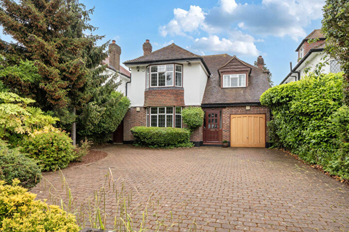 4 Bedroom Detached House For Sale In The Drive, West Wickham, BR4