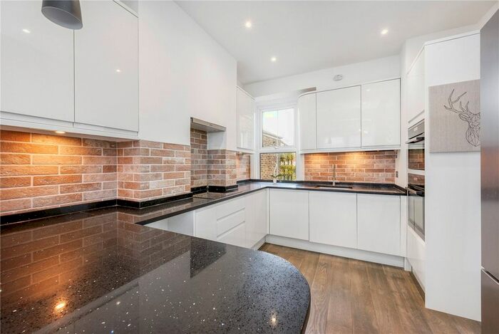 2 Bedroom Flat To Rent In Weston Road, Chiswick, London, W4
