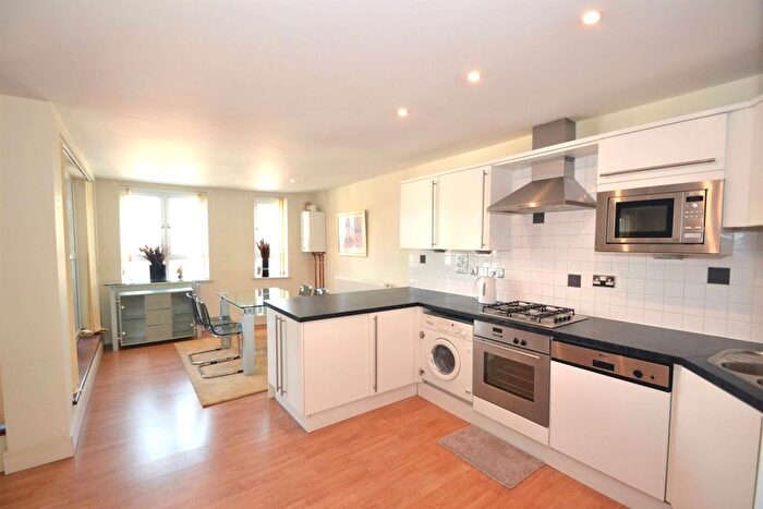2 Bedroom Flat To Rent In Uxbridge Road, Ealing Common, W5