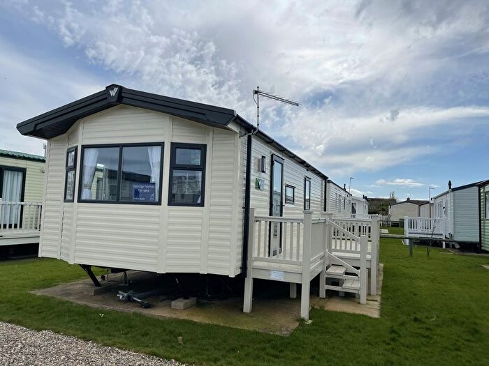 2 Bedroom Mobile/park Home For Sale In Beach Road, Sea Palling, Norwich, NR12