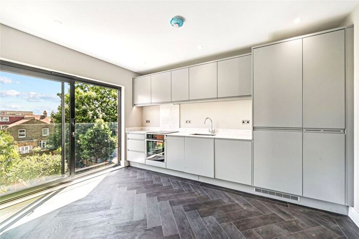 1 Bedroom Flat To Rent In St James Avenue, London, W13