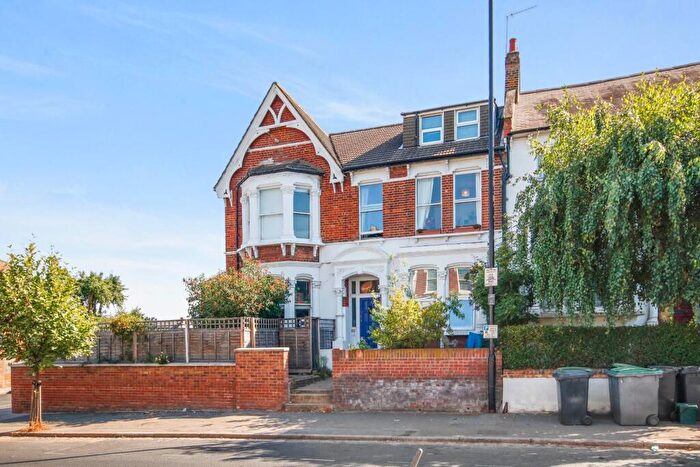 2 Bedroom Flat To Rent In Ferme Park Road, London, N8