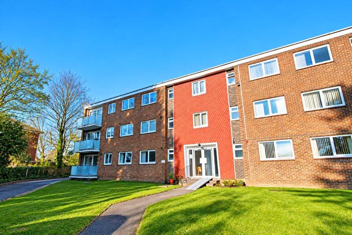 2 Bedroom Flat For Sale In Brownhill Road, Chandler's Ford, Eastleigh, SO53