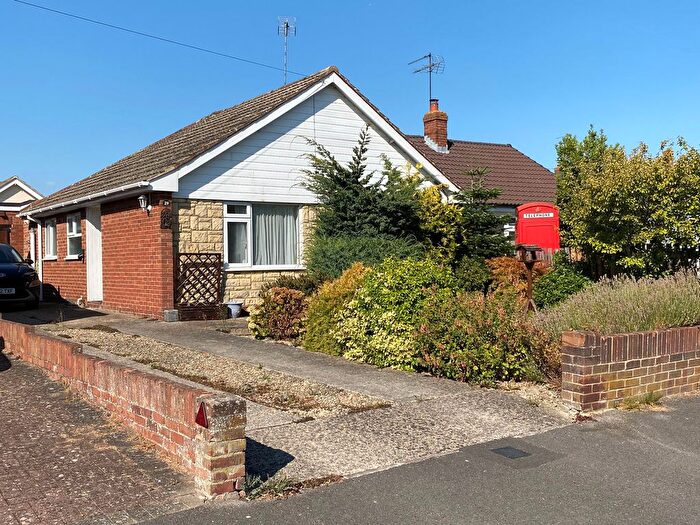2 Bedroom Semi-Detached Bungalow For Sale In Loyd Road, Didcot, OX11
