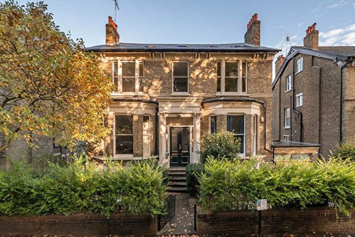 3 Bedroom Flat To Rent In The Park, Highgate, N6