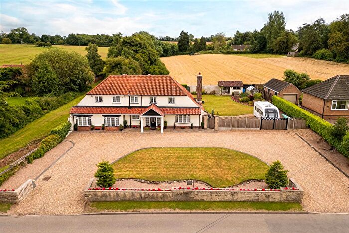 4 Bedroom Detached House For Sale In Blue Ridge Cottage, Welham, Retford, Nottinghamshire, DN22