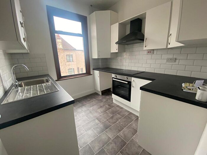 2 Bedroom Flat To Rent In Southend On Sea, SS2