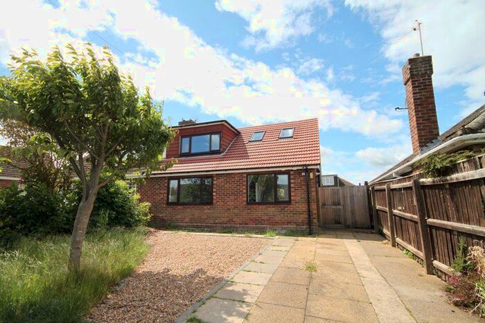 3 Bedroom Semi-Detached House To Rent In Mayfair Crescent, Waltham, DN37