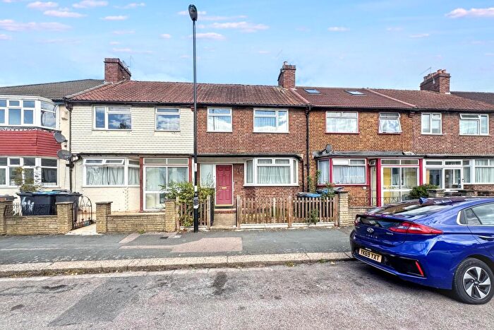 3 Bedroom Terraced House For Sale In Penrith Road, Thornton Heath, Surrey, CR7