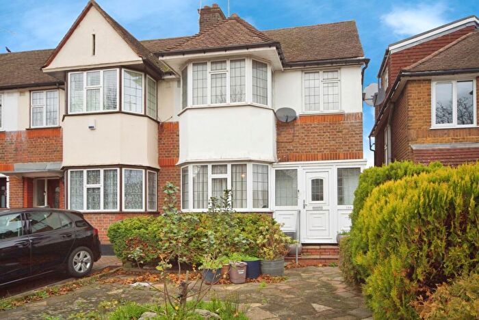 4 Bedroom Semi Detached House For Sale In Osidge Lane, London, London, N14