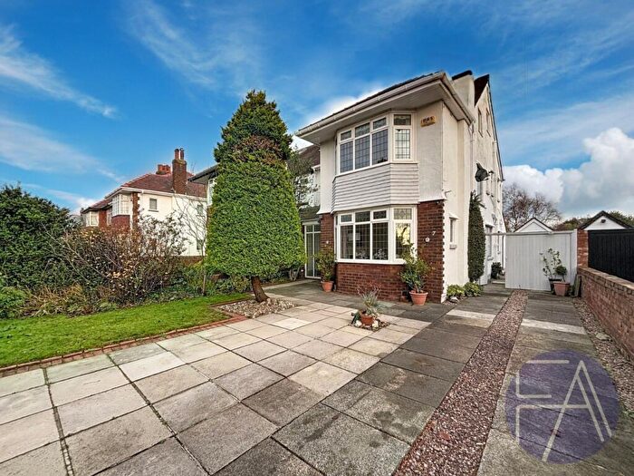 5 Bedroom Semi Detached House For Sale In Greenford Road, Southport, PR8