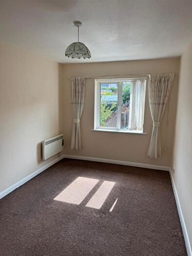 2 Bedroom Property To Rent In Totnes Road, Paignton, TQ3