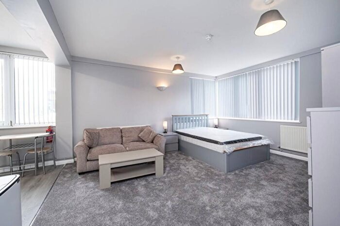 Studio To Rent In Whitechapel Road, Whitechapel, London, E1