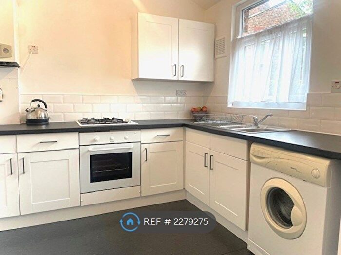 1 Bedroom Flat To Rent In Egerton Road, Manchester, M14