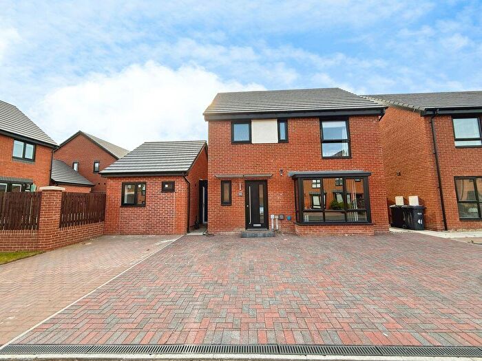 4 Bedroom Detached House For Sale In Brimstone Close, Ryton, NE40