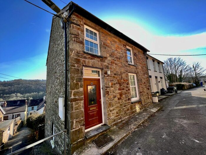 1 Bedroom Flat To Rent In Clifton Terrace, Llandysul, Ceredigion, SA44