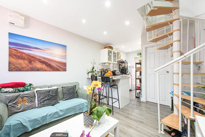 1 Bedroom Flat To Rent In Eastcote Lane, Rayners Lane, Harrow, HA2